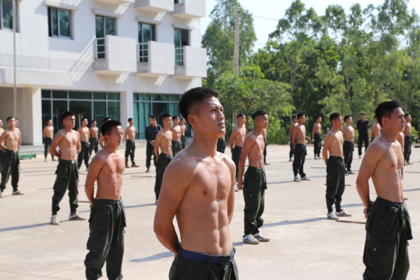 Young police soldiers train hard at Center on Counter-terrorism - 1