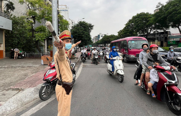 [[TET] Traffic police strives to ensure safety in Ho Chi Minh City -0