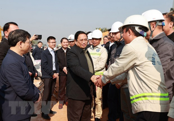 Thủ tướng kiểm tra dự án đường bộ cao tốc Tuyên Quang-Phú Thọ -0