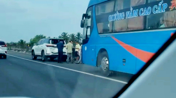 2 vụ tai nạn trên cao tốc TP HCM - Trung Lương, giao thông ùn ứ nhiều Km -2
