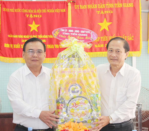 Lãnh đạo Tỉnh ủy Tiền Giang thăm, chúc Tết Agribank Tiền Giang  -0
