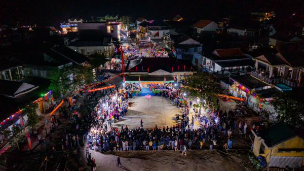 Tưng bừng lễ hội cầu ngư đầu năm mới ở miền biển xứ Huế -0