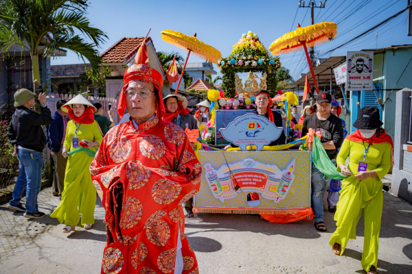 Tưng bừng lễ hội cầu ngư đầu năm mới ở miền biển xứ Huế -1