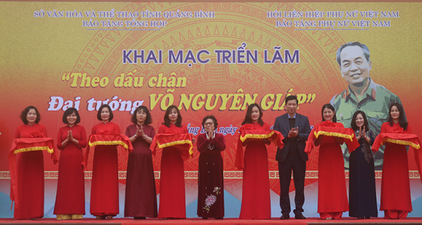 Khai mạc triển lãm “Theo dấu chân Đại tướng Võ Nguyên Giáp” -0