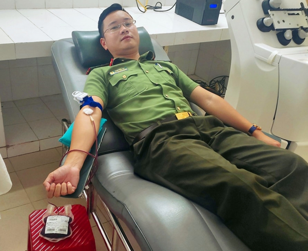 Cán bộ Công an Quảng Nam hiến máu cứu bệnh nhân nguy kịch -0