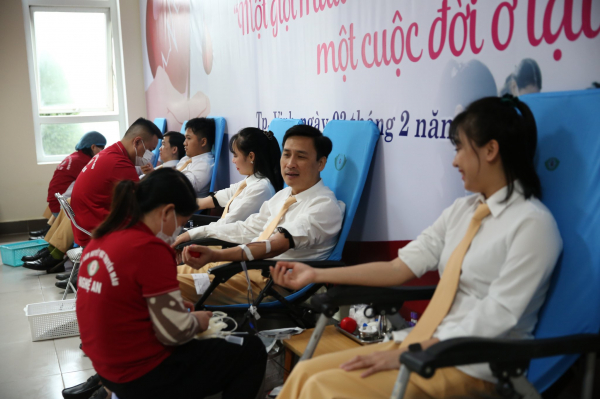Gần 120 CSGT Công an Nghệ An tham gia hiến máu tình nguyện -0