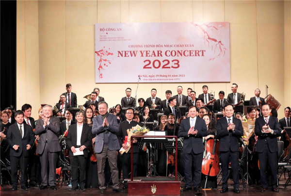 Ministry of Public Security holds “New Year Concert 2023” celebrating Spring and the Party -0