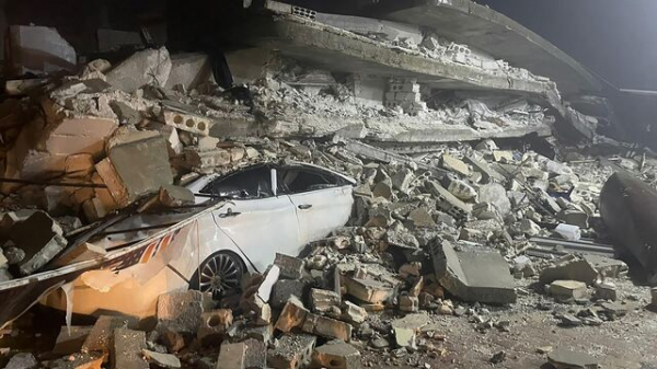 Hình ảnh kinh hoàng vụ động đất làm hơn 500 người Thổ Nhĩ Kỳ, Syria thiệt mạng -1