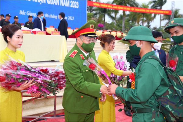 Leaders of the Ministry of Public Security attend 2023 enlistment event -0