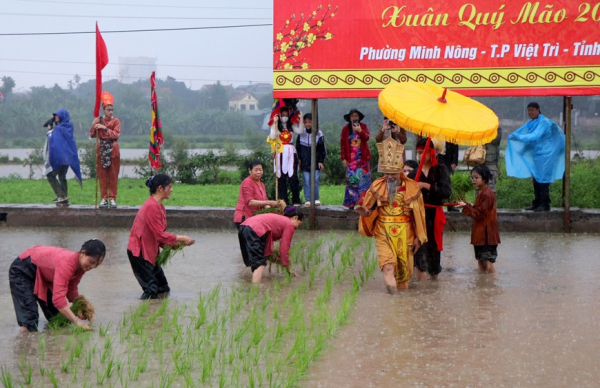 Festival commemorates Hung Kings’ teaching of rice cultivation -1