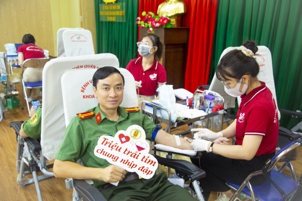 Công an cửa khẩu Cảng HKQT Tân Sơn Nhất hiến máu tình nguyện năm 2023  -0