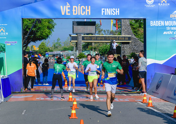 BaDen Mountain Marathon 2023 gây sốt với hơn 5.000 vận động viên đăng ký sau 7 ngày mở cổng -0