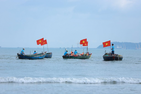 Ngư dân Đà Nẵng rộn ràng Lễ hội cầu ngư -0