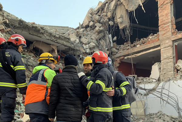 Vietnamese rescue police racing against time to find victims of earthquake in Turkey -6