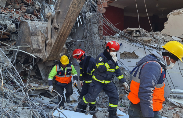 Vietnamese rescue police racing against time to find victims of earthquake in Turkey -8
