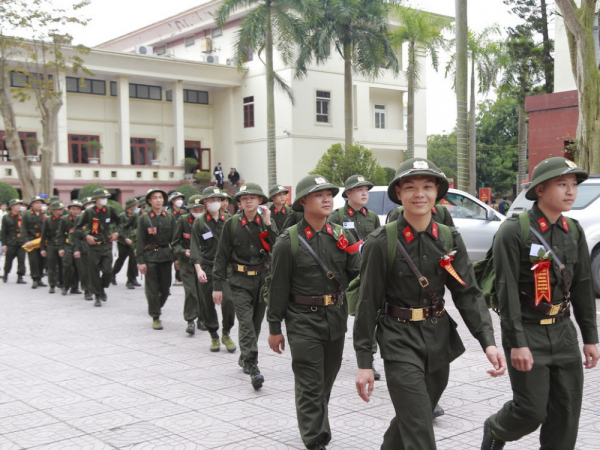 Trốn nhập ngũ, 2 thanh niên bị xử phạt 125 triệu đồng -0