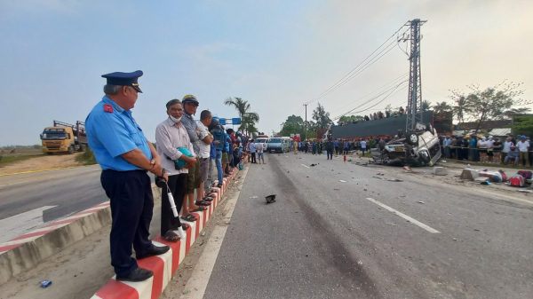 Hiện trường vụ tai nạn thảm khốc làm 8 người thiệt mạng tại Quảng Nam -1