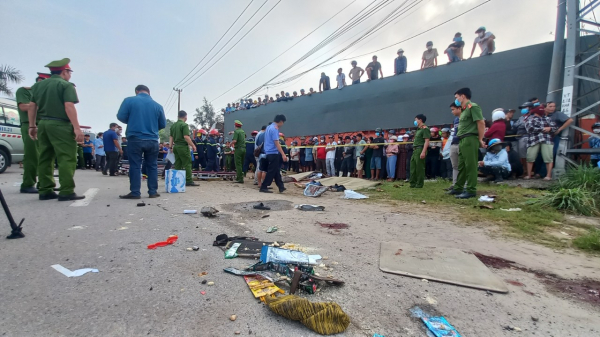Hiện trường vụ tai nạn thảm khốc làm 8 người thiệt mạng tại Quảng Nam -3