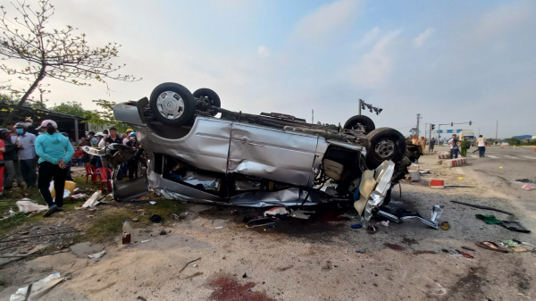 Hiện trường vụ tai nạn thảm khốc làm 8 người thiệt mạng tại Quảng Nam -5