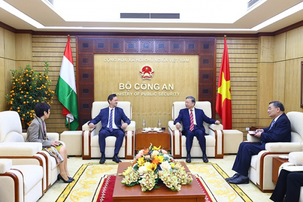 Minister To Lam receives Hungarian Ambassador Extraordinary and Plenipotentiary to Vietnam -0