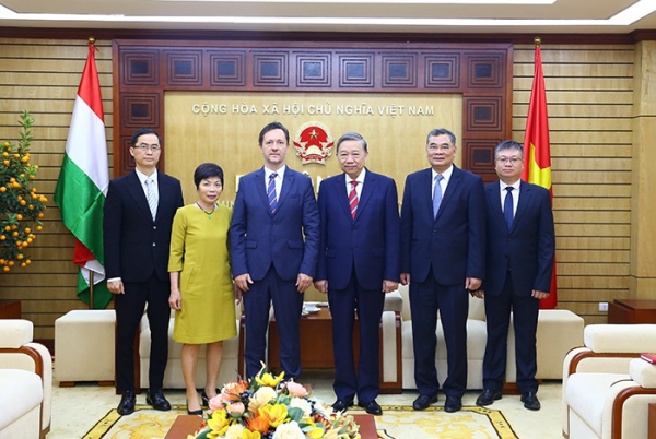 Minister To Lam receives Hungarian Ambassador Extraordinary and Plenipotentiary to Vietnam -0