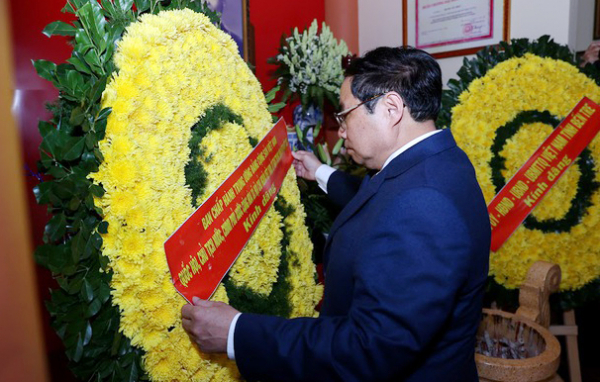 Lãnh đạo Đảng, Nhà nước dâng hưởng tưởng niệm đồng chí Huỳnh Tấn Phát -0