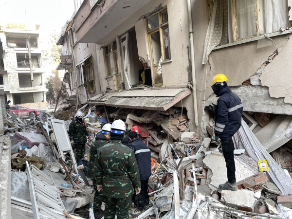 Lực lượng cứu hộ Quân đội tìm thấy 3 vị trí nạn nhân ở Thổ Nhĩ Kỳ -2
