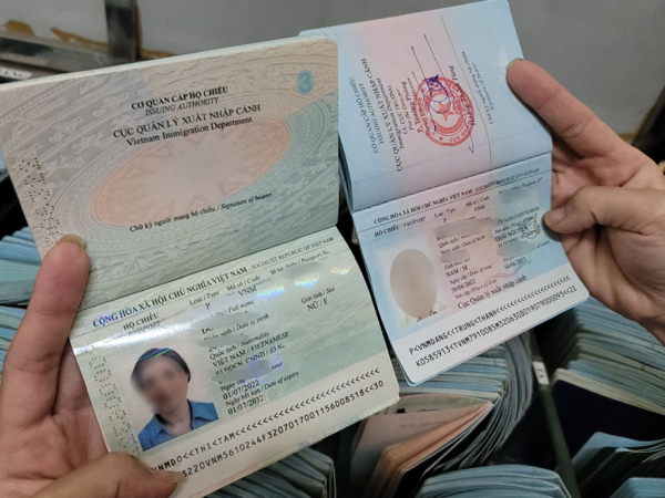 Ordinary passports with electronic chips to be issued from next month -0