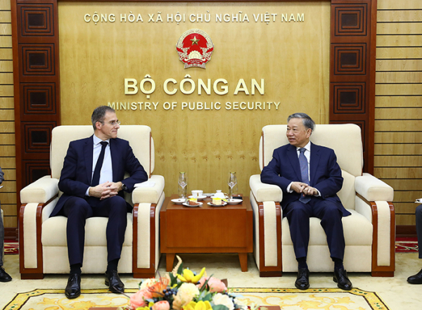 Vietnamese Ministry of Public Security wishes to boost defense and security cooperation with French side - 1