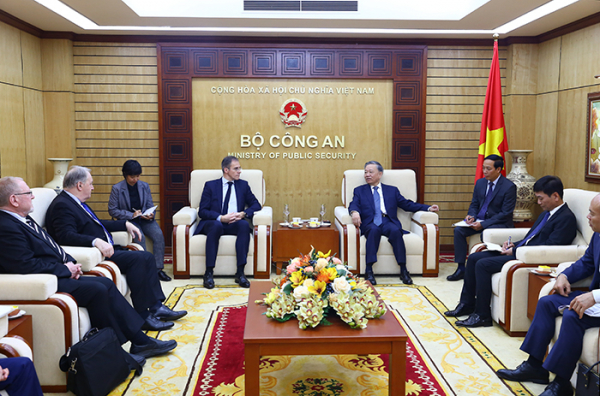 Vietnamese Ministry of Public Security wishes to boost defense and security cooperation with French side -0