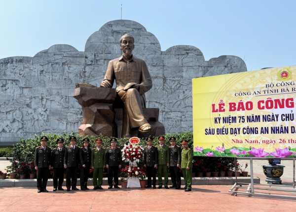 Công an tỉnh Bà Rịa-Vũng Tàu báo công dâng Bác tại Khu lưu niệm Sáu điều Bác Hồ dạy CAND -1