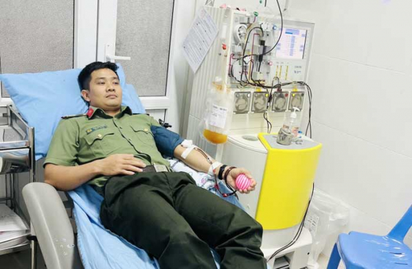 Gặp Thượng úy Công an 20 lần hiến máu cứu người -0