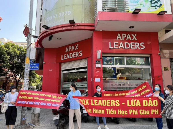 Anh ngữ Apax Leaders rục rịch xuống dốc cách đây 2 năm nhưng vẫn kêu gọi phụ huynh đóng tiền -0