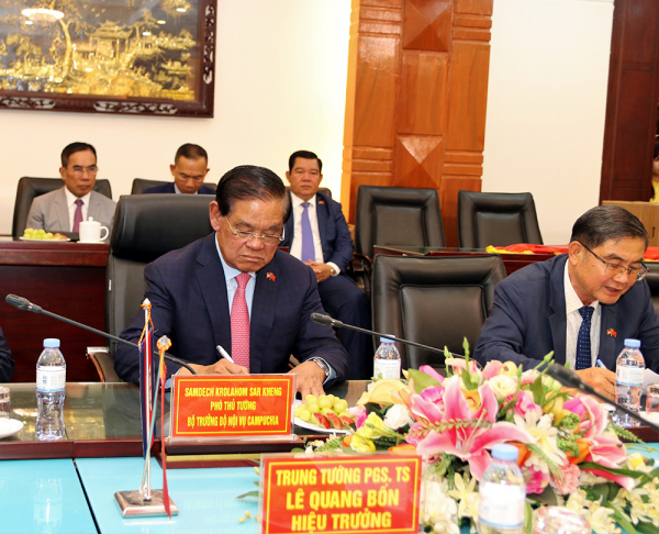 Đoàn Đại biểu cấp cao Vương quốc Campuchia thăm và làm việc tại Trường Đại học PCCC -0