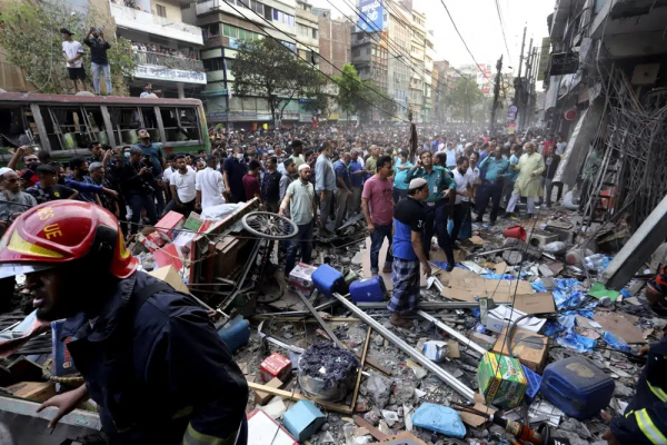 Trung tâm thương mại Bangladesh nổ lớn, 17 người mất mạng -0