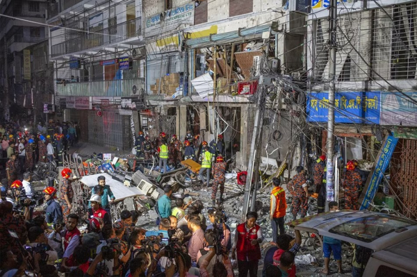 Trung tâm thương mại Bangladesh nổ lớn, 17 người mất mạng -0