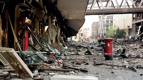 Vì sao kẻ đánh bom khủng bố Manchester Arena lọt lưới MI-5? -0