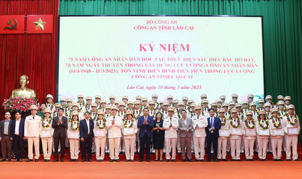 Công an các tỉnh Thanh Hóa, Lào Cai kỷ niệm 75 năm lực lượng CAND học tập, thực hiện Sáu điều Bác Hồ dạy -0