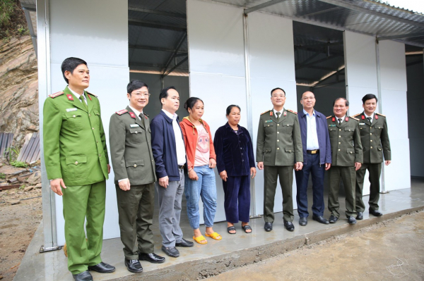 Bộ Công an sẽ hoàn thành 2420  nhà ở cho hộ nghèo tại 6 huyện biên giới tại Nghệ An -0