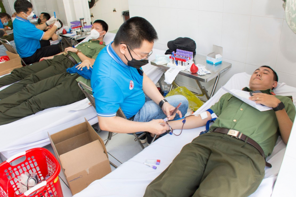 Công an tỉnh Bà Rịa-Vũng Tàu tham gia Ngày hội “Hiến máu tình nguyện” -1