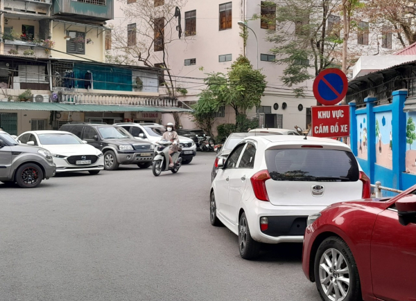 Lập lại trật tự công cộng tại Hà Nội: Nỗ lực của cơ quan chức năng thôi chưa đủ -1