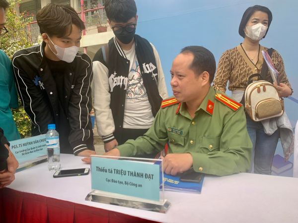   Thí sinh chỉ cần đăng ký nguyện vọng xét tuyển theo ngành, không cần đăng ký phương thức xét tuyển -0