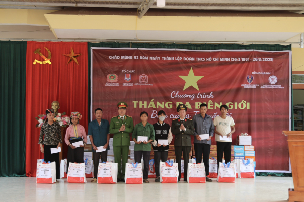 Học viện CSND và Công an tỉnh Sơn La tổ chức chương trình “Tháng 3 biên giới - Biên cương Tổ quốc tôi” -0