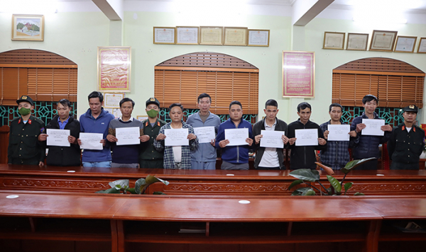 Chánh Thanh tra và Trưởng Ban quản lý rừng phòng hộ huyện Sìn Hồ  bị bắt về hành vi đánh bạc -0