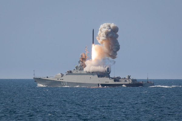 Crimea bị tập kích, Ukraine khẳng định lô tên lửa Kalibr đã bốc cháy -0