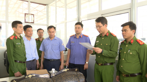 Tạm giữ 1 đăng kiểm viên của Trung tâm Đăng kiểm xe cơ giới tỉnh Lai Châu -0