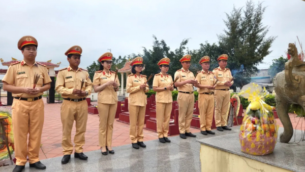 Những hoạt đồng Đoàn thiết thực hướng về cơ sở -0