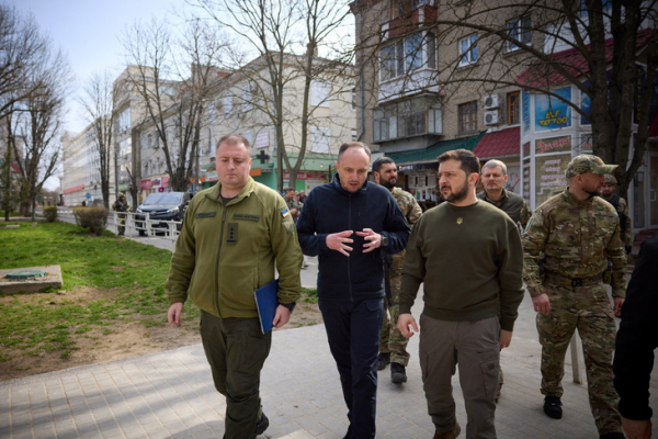 Tổng thống Zelensky bất ngờ tới Kherson -1