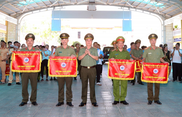 Công an Thừa Thiên-Huế bế mạc Đại hội khỏe vì An ninh Tổ quốc -0