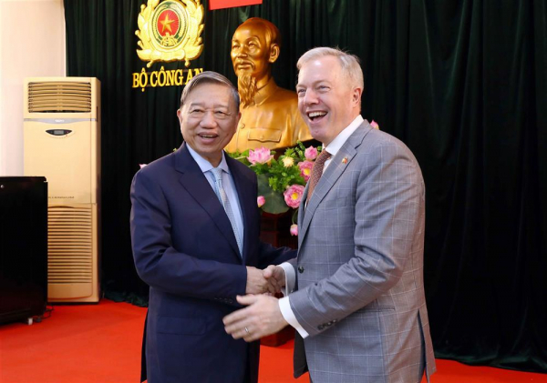 Vietnam-US economic, trade and investment relations thriving: USABC President Ted Osius -0